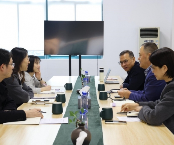 關(guān)心關(guān)懷落實(shí)處，政企同心謀發(fā)展